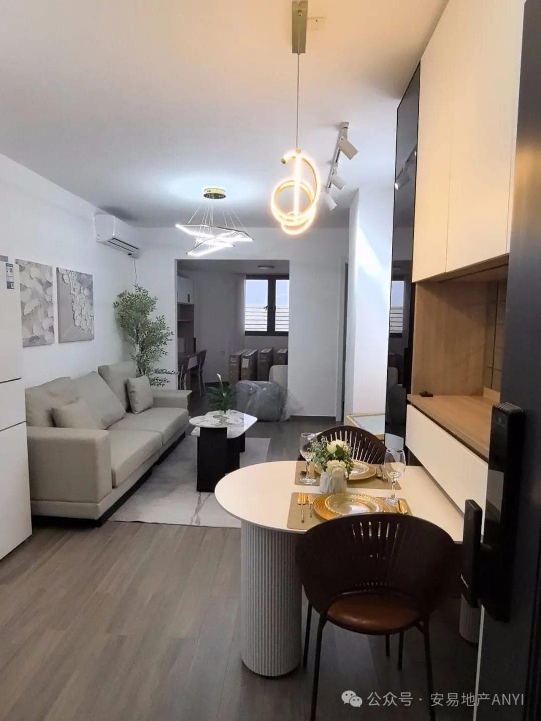 4810-High-Rise Apartment for Rent in Vientiane Near Patuxay Park