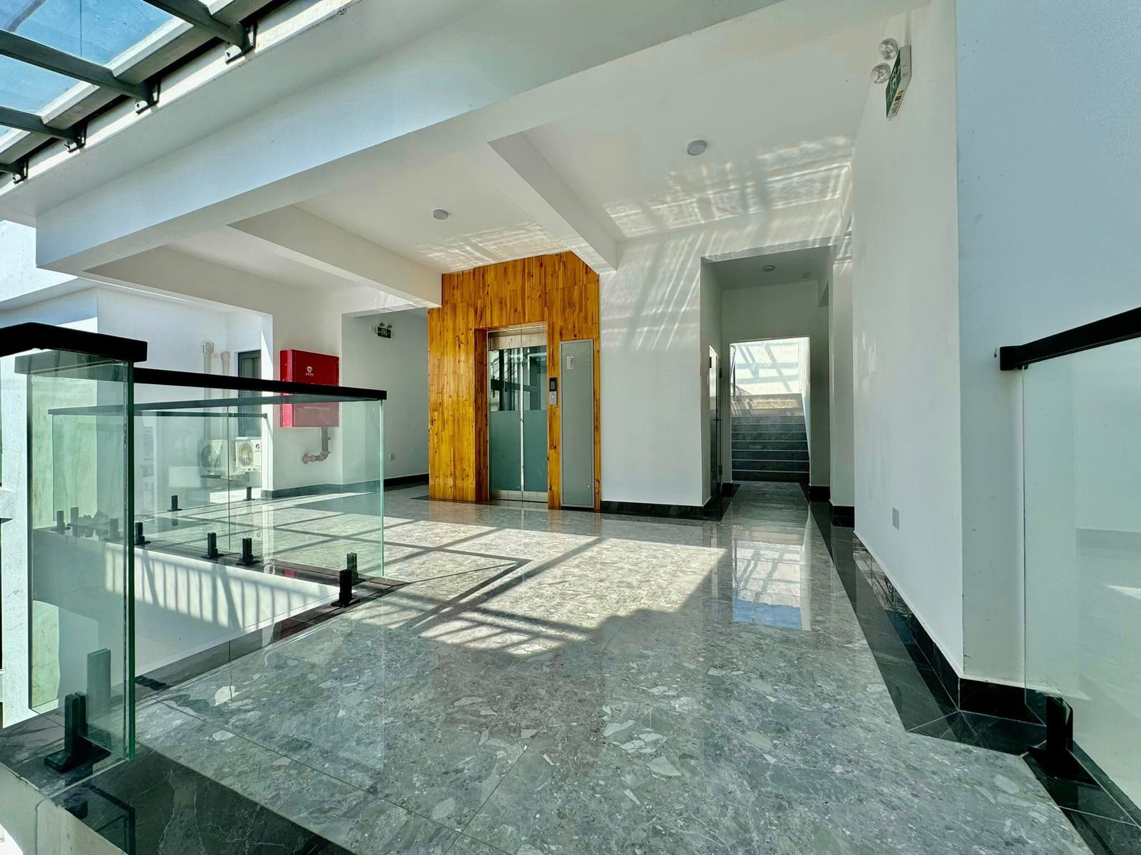 4810-High-Rise Apartment for Rent in Vientiane Near Patuxay Park