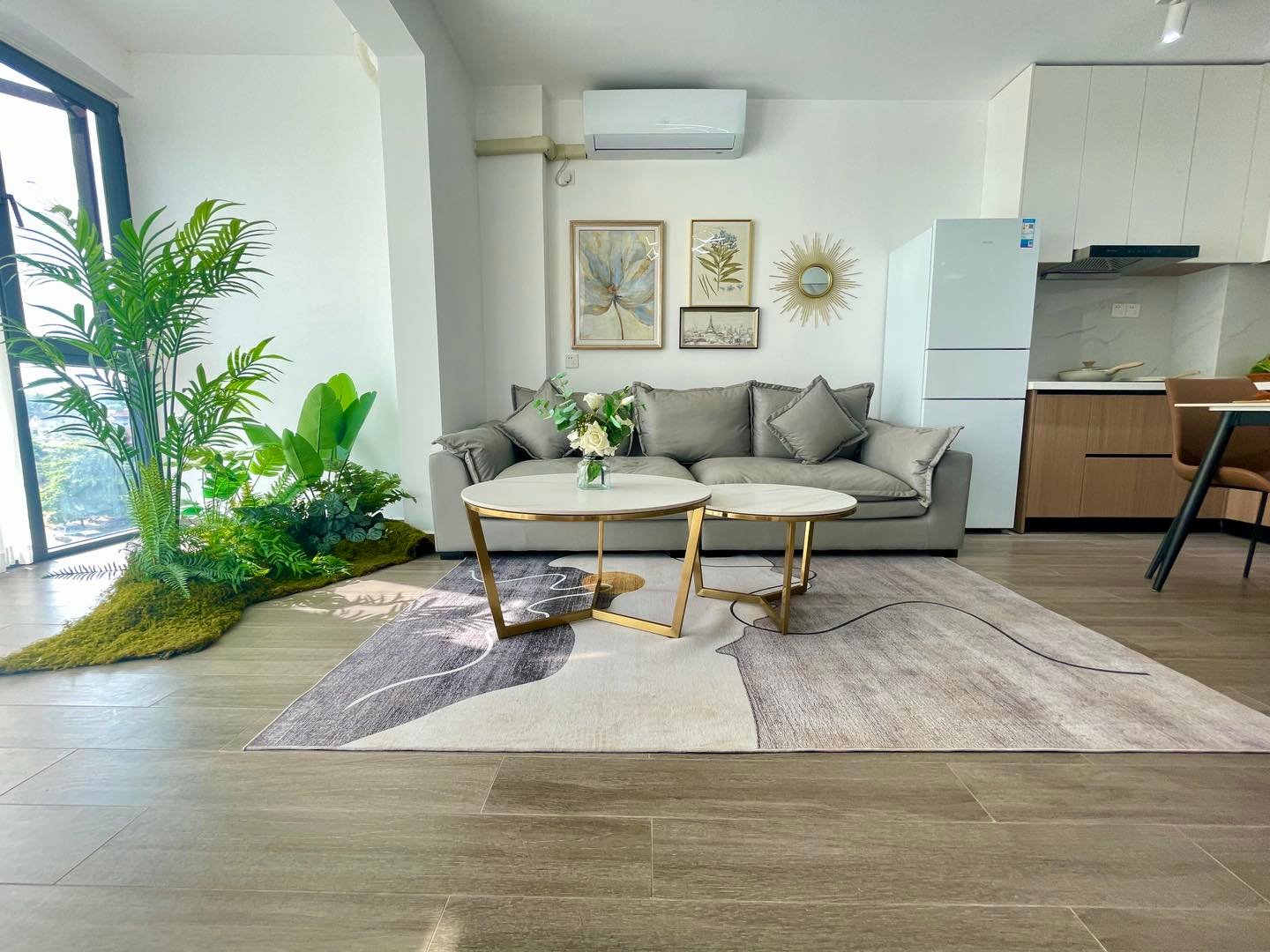 4810-High-Rise Apartment for Rent in Vientiane Near Patuxay Park