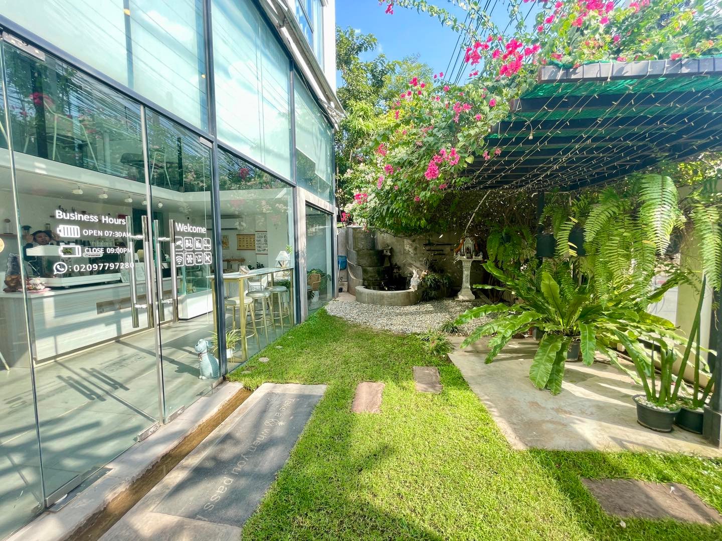 4810-High-Rise Apartment for Rent in Vientiane Near Patuxay Park