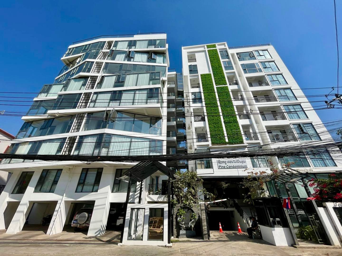 4810-High-Rise Apartment for Rent in Vientiane Near Patuxay Park