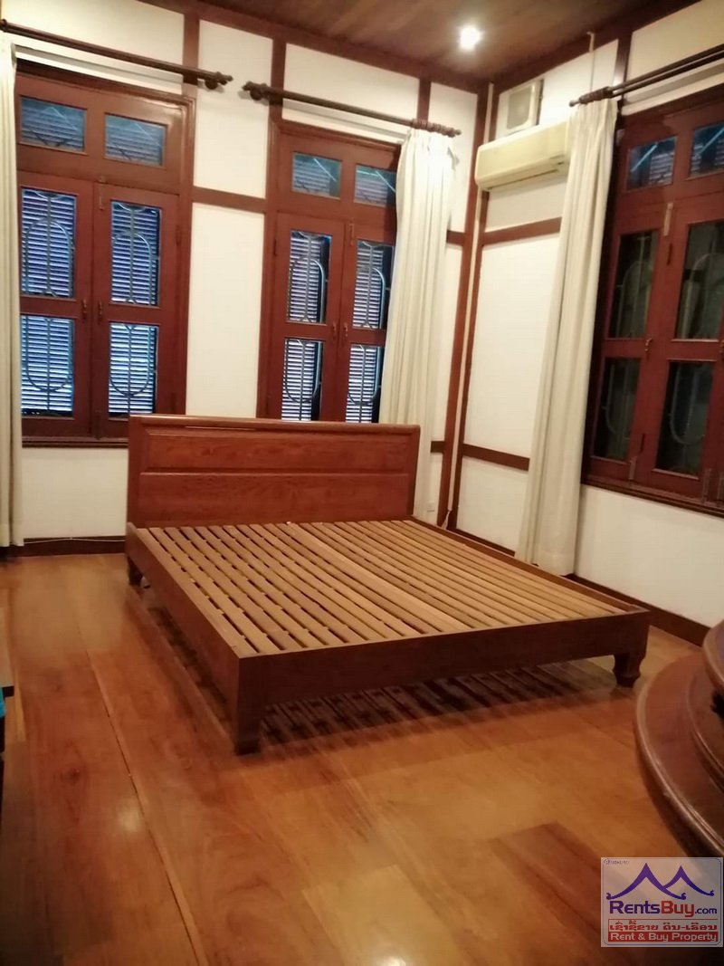 818- Modern Lao style house for rent in Thatkao Village near Donchan Palace Hotel