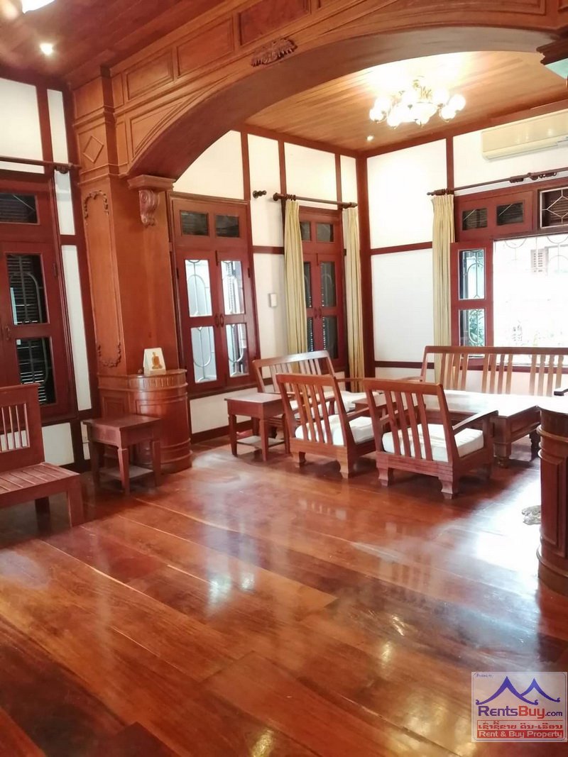 818- Modern Lao style house for rent in Thatkao Village near Donchan Palace Hotel
