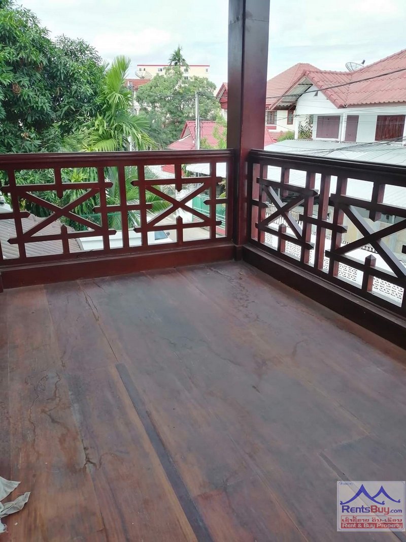 818- Modern Lao style house for rent in Thatkao Village near Donchan Palace Hotel
