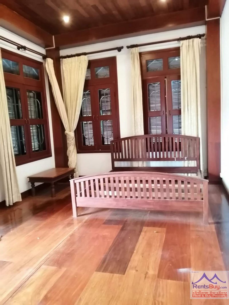 818- Modern Lao style house for rent in Thatkao Village near Donchan Palace Hotel