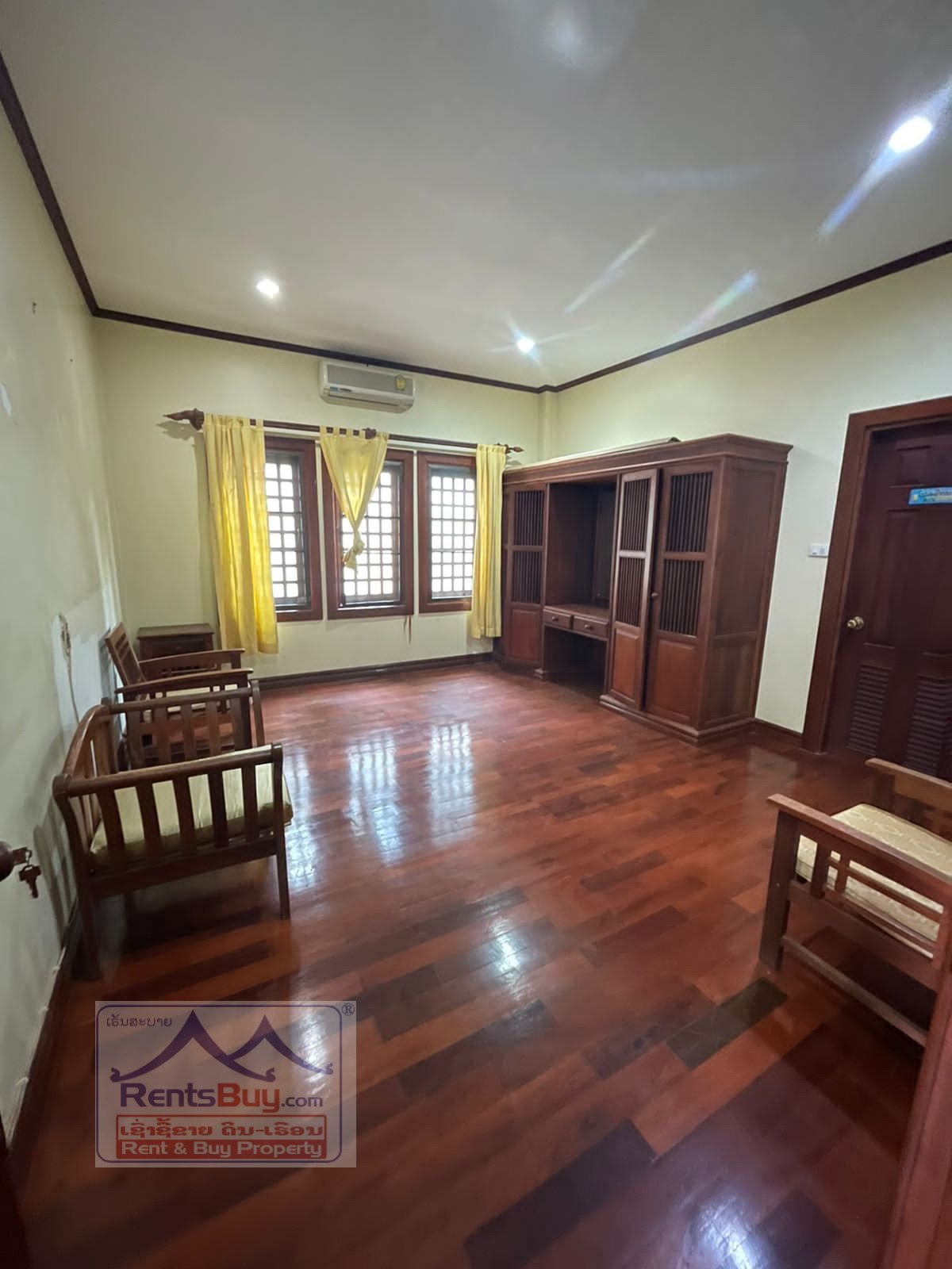 Modern house6 238-Beautiful house for rent nearby Wattay International Airport