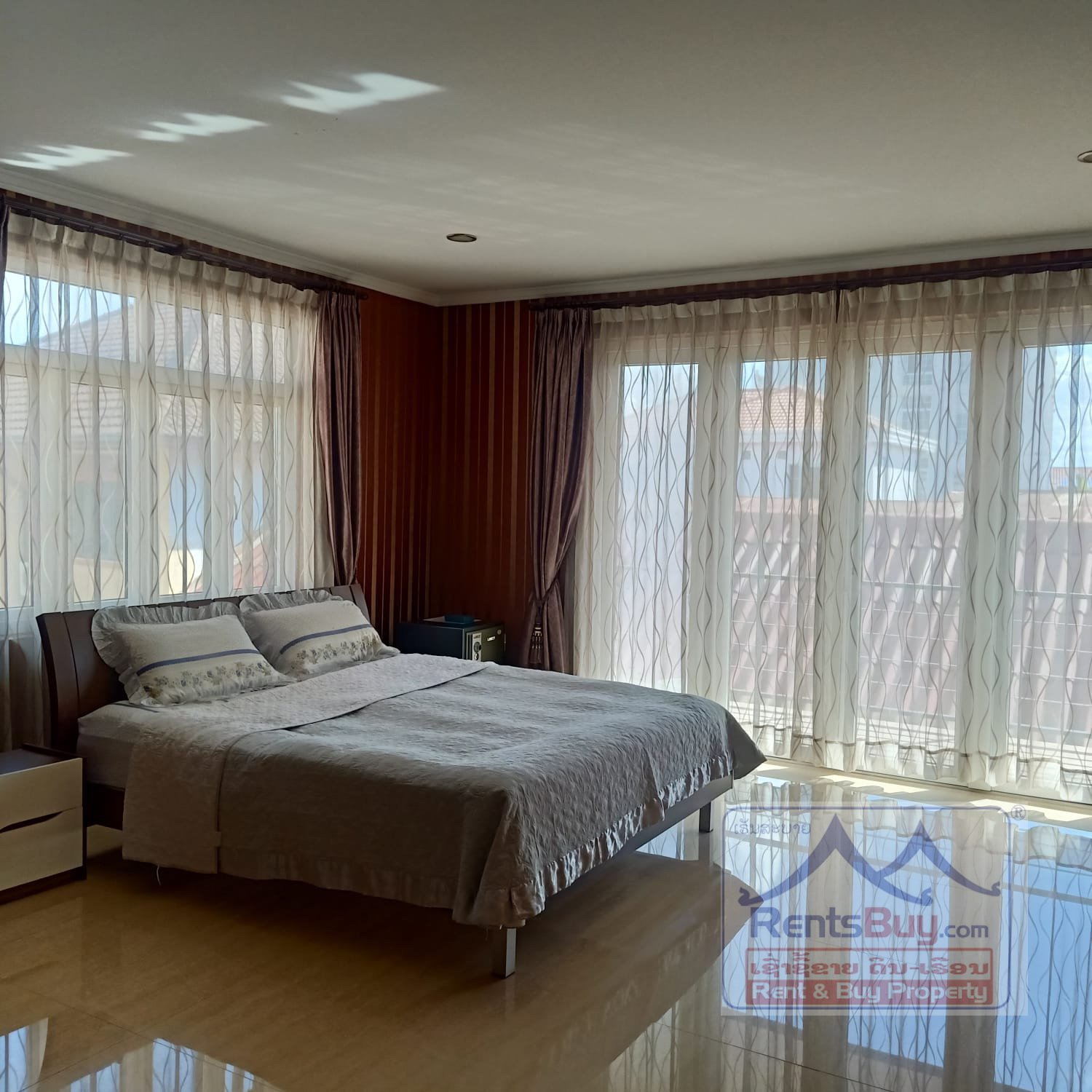 MOdern house11 4905-Beautiful modern house near Wattay International Airport for rent.
