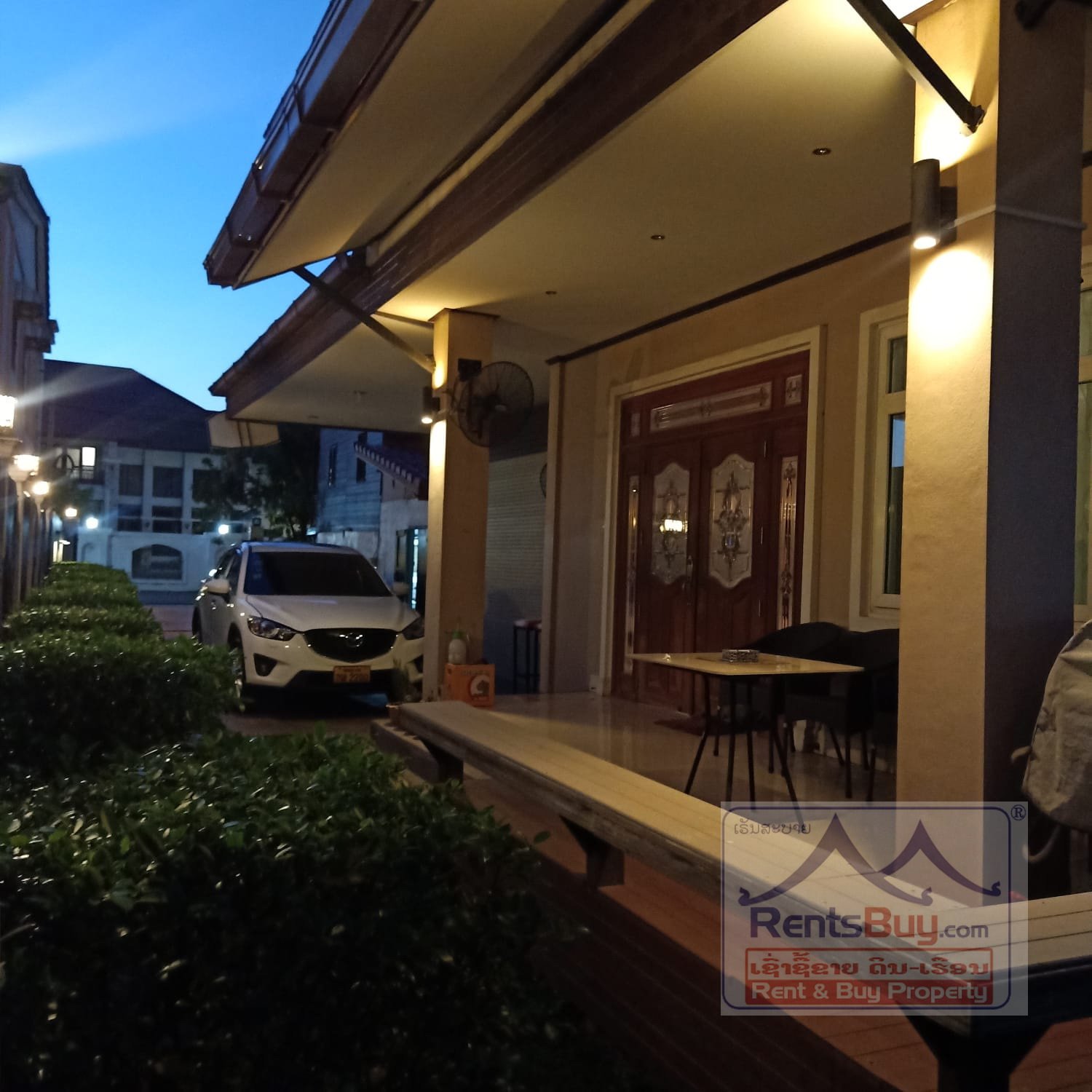 MOdern house4 4905-Beautiful modern house near Wattay International Airport for rent.