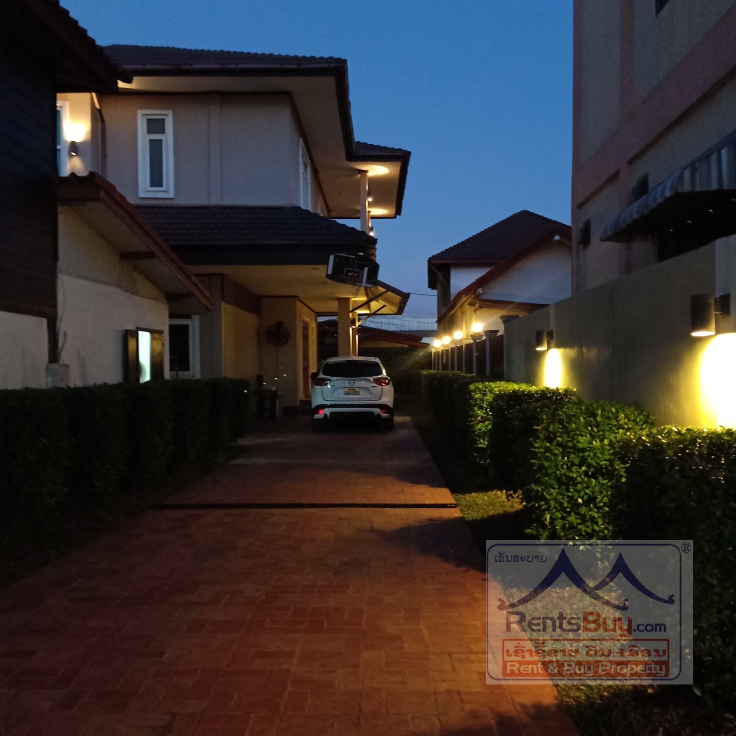 MOdern house5 4905-Beautiful modern house near Wattay International Airport for rent.