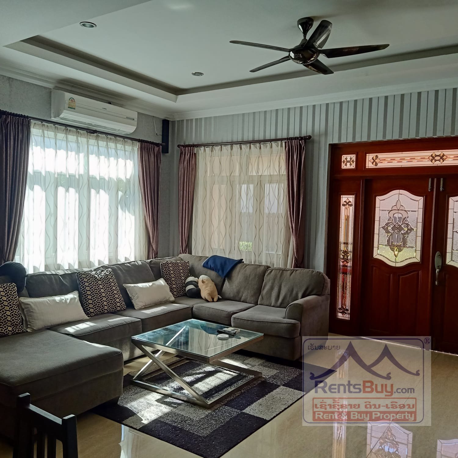 MOdern house6 4905-Beautiful modern house near Wattay International Airport for rent.