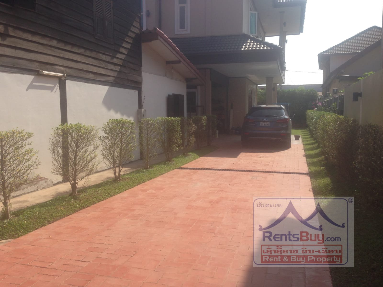 MOdern house9 4905-Beautiful modern house near Wattay International Airport for rent.