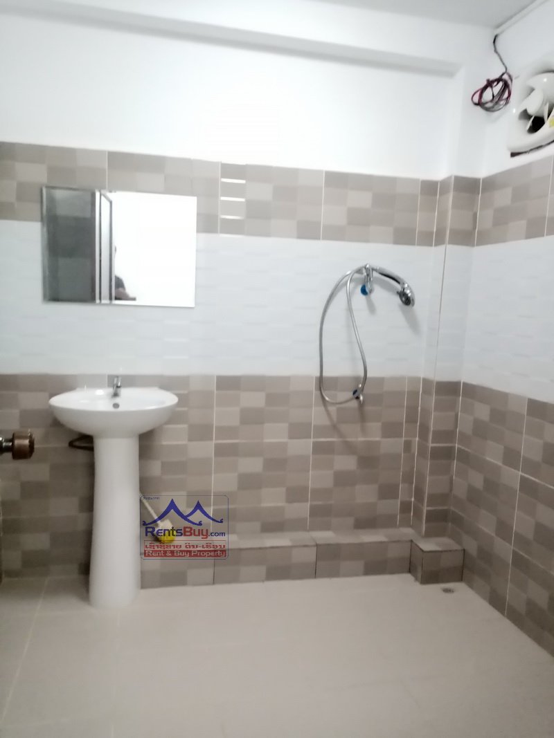 4890-A pretty modern villa house with a large green garden for rent nearby WFP office