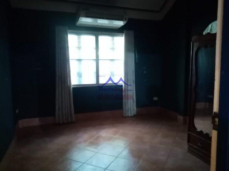 800