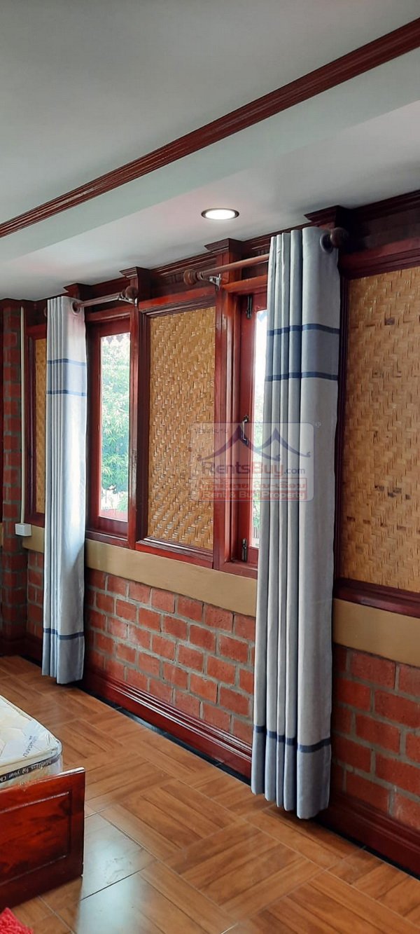 5013-The beautiful classic 4 bedroom house close to Chinese Community