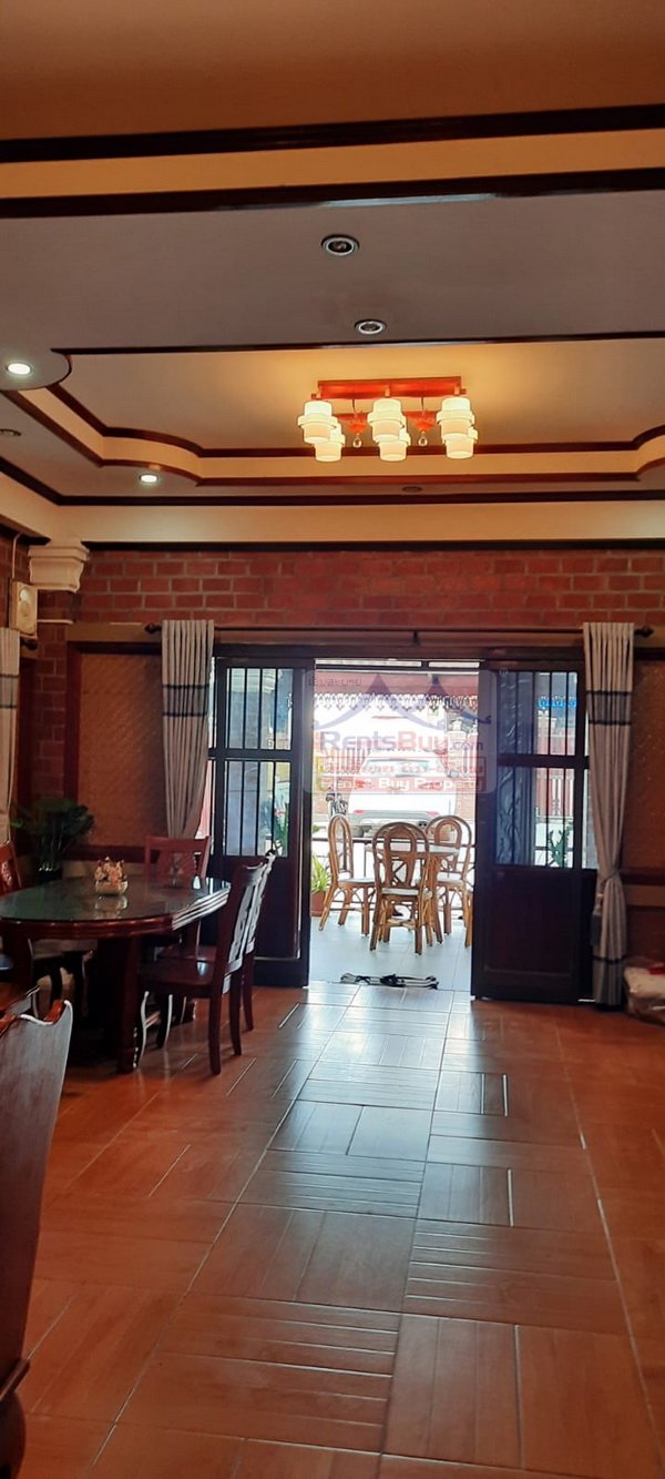 5013-The beautiful classic 4 bedroom house close to Chinese Community