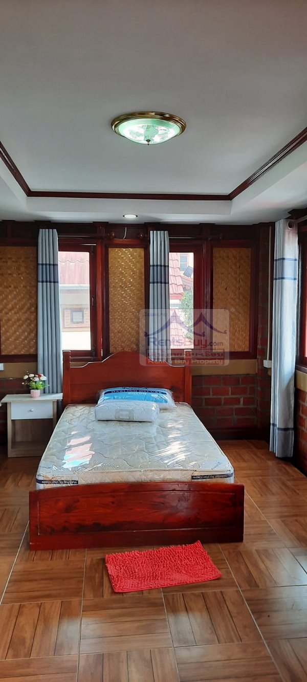 5013-The beautiful classic 4 bedroom house close to Chinese Community