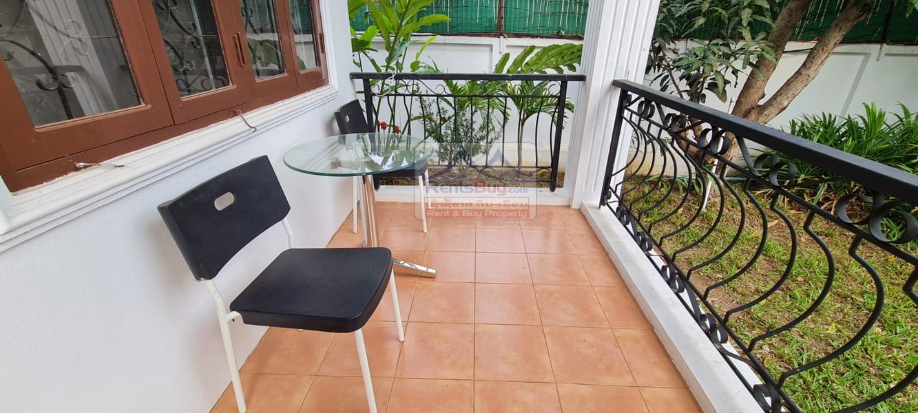 houseforrent06 5017-The charming villa house for rent close to Thatluang stupa.