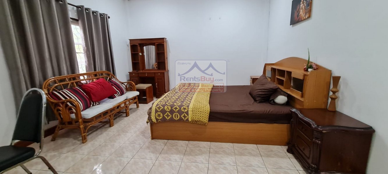 houseforrent15 5017-The charming villa house for rent close to Thatluang stupa.