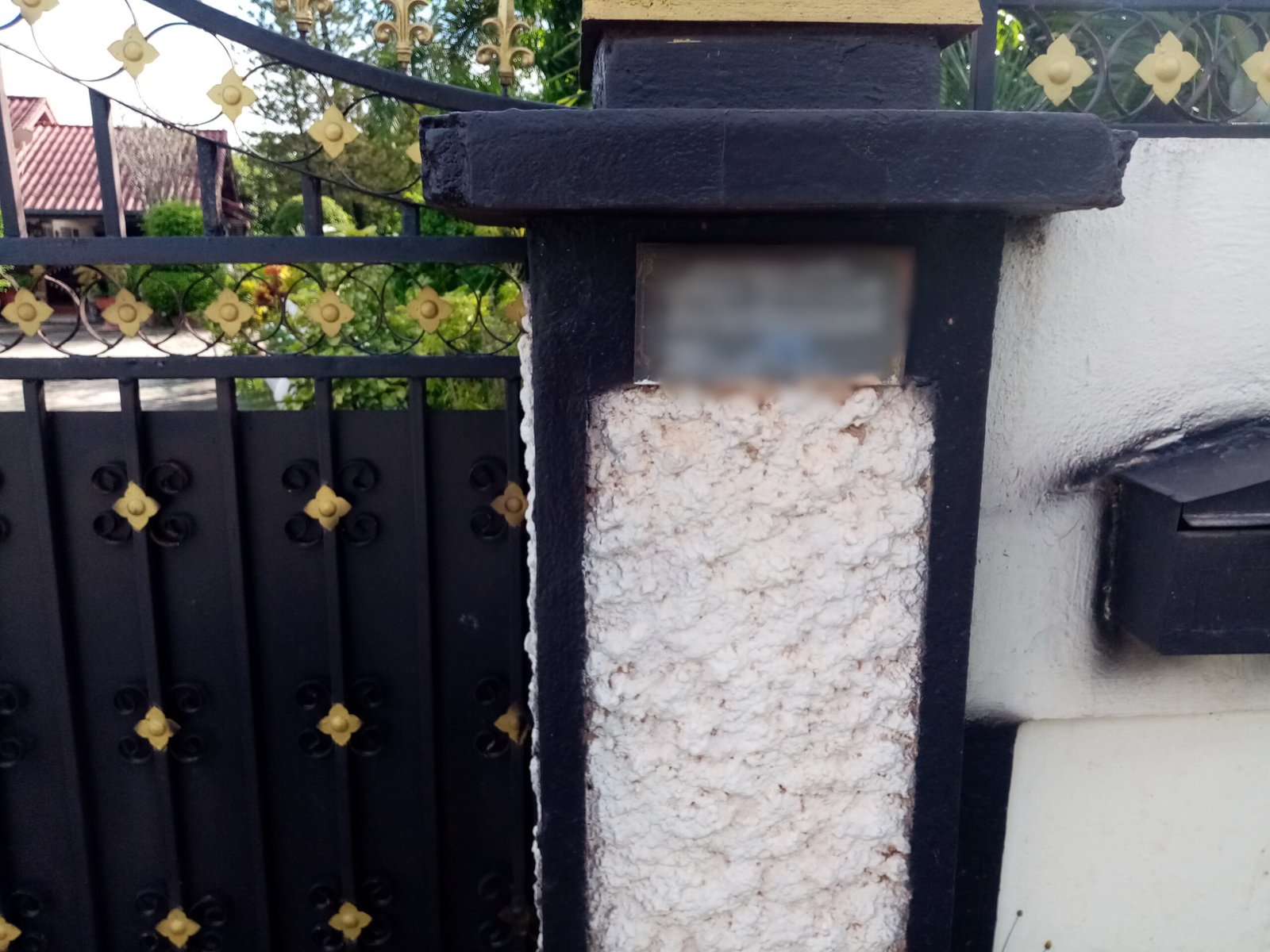 4984-Most beautiful Lao contemporary house with large garden for sale close to Lao-American College.