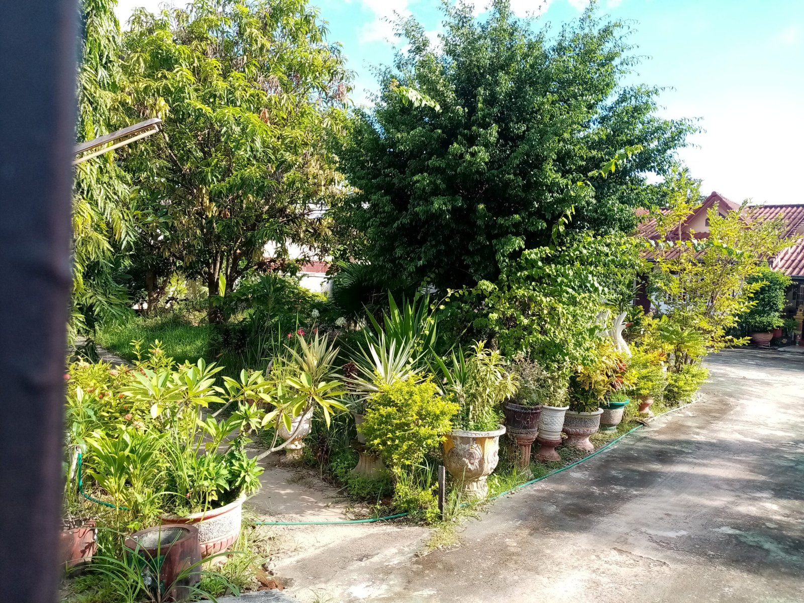 4984-Most beautiful Lao contemporary house with large garden for sale close to Lao-American College.