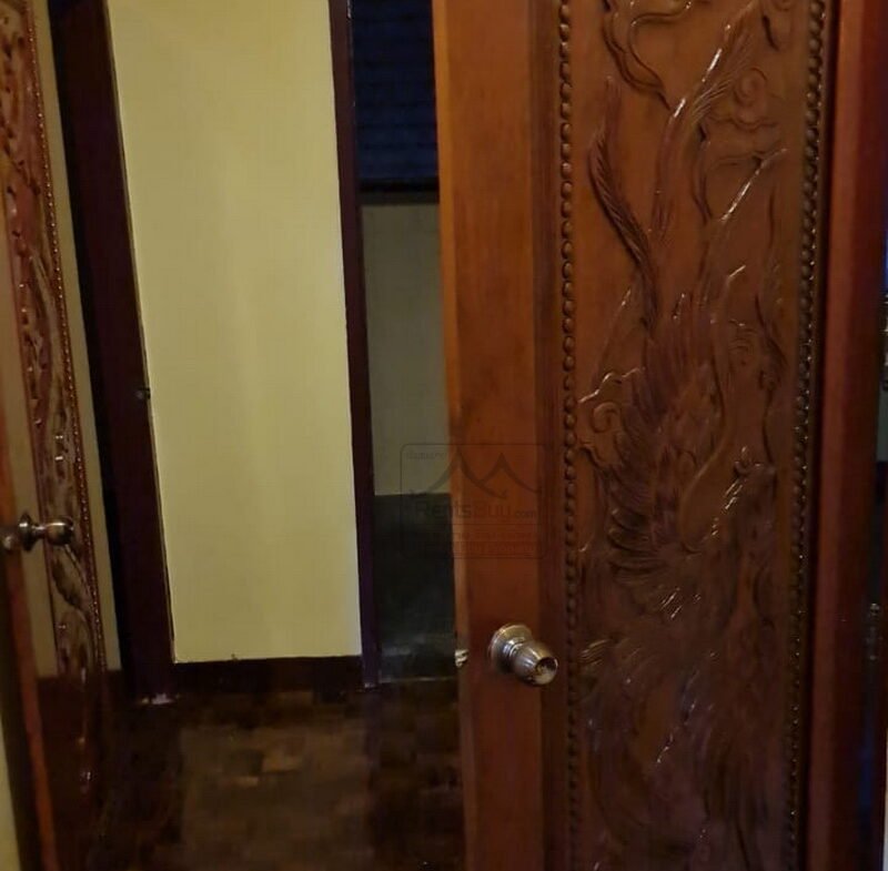 800