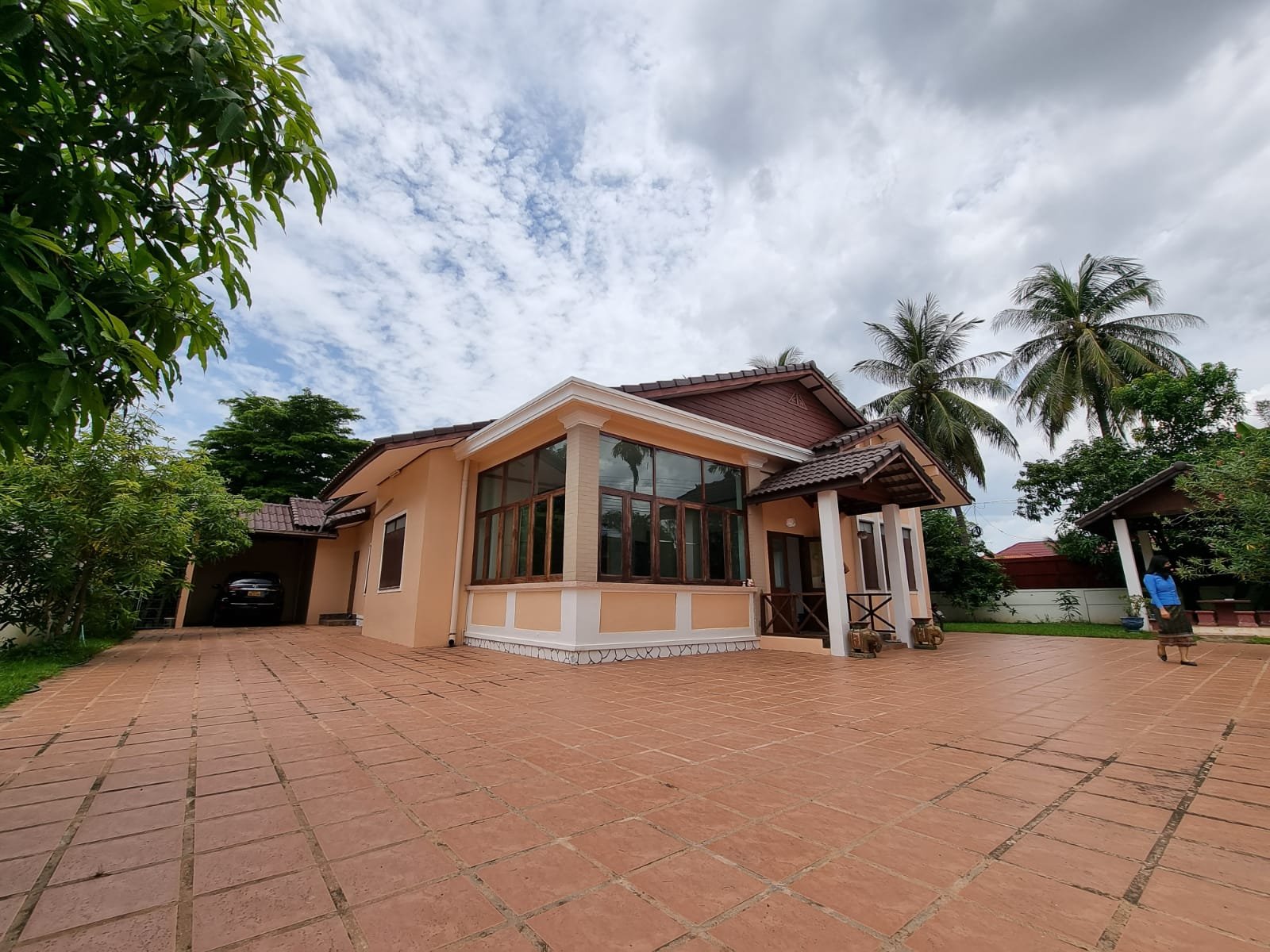 1.4 5059-Villa house for rent in Phonsavanh village, Sisattanak District