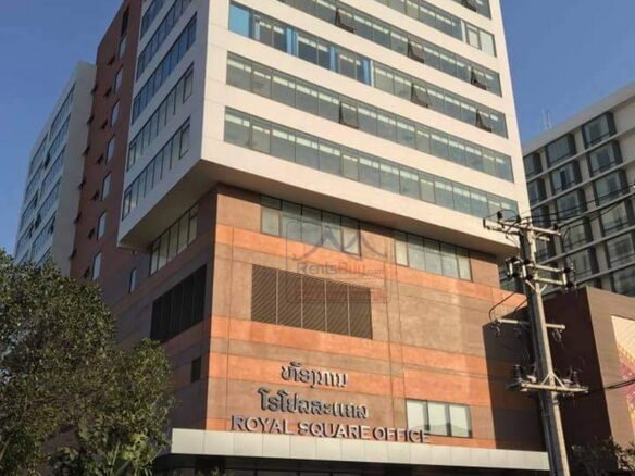 5127- Toong Co-working space in the Royal Square Office for rent.