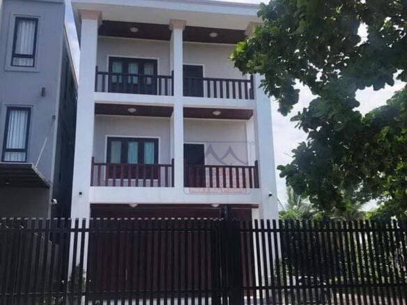 5141-Town house in Sisattanak District near 103 Hospital for rent