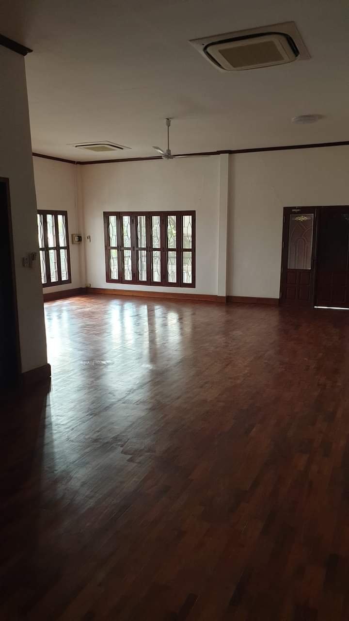 5235-Villa house in Luangphabang District near Luang Prabang International Airport for rent