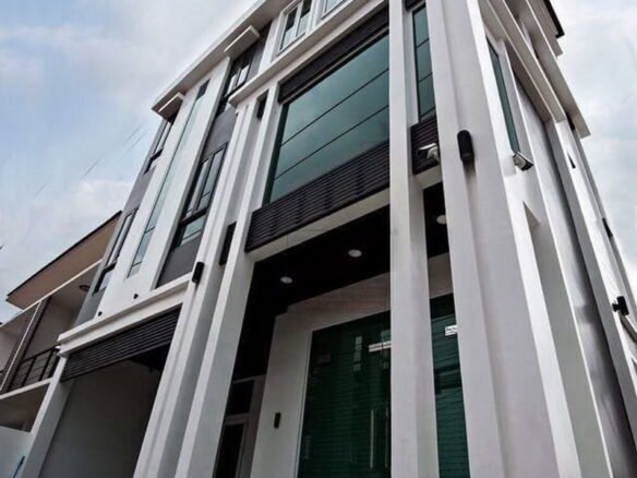 5217-Serviced apartment near the Embassy of the Philippines for rent
