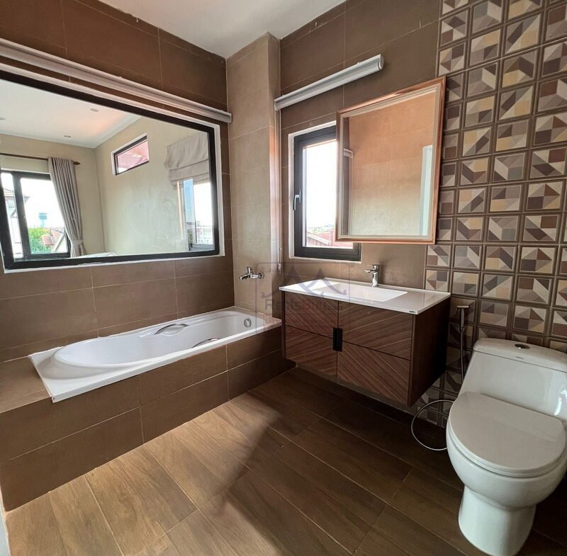 800