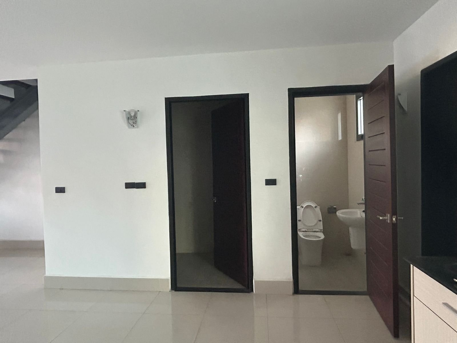 5102 – New town house near Wattay International Airport and Xangjieng Shopping Mall for rent or sale