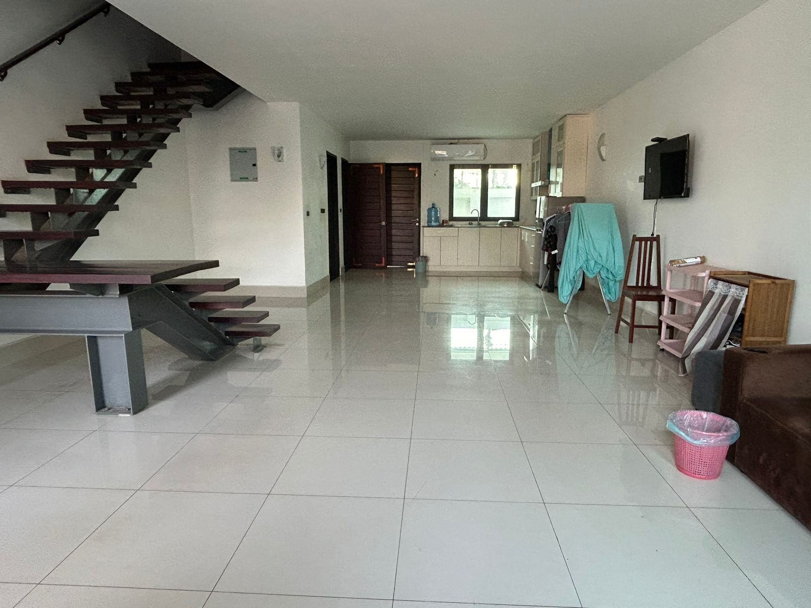 5102 – New town house near Wattay International Airport and Xangjieng Shopping Mall for rent or sale