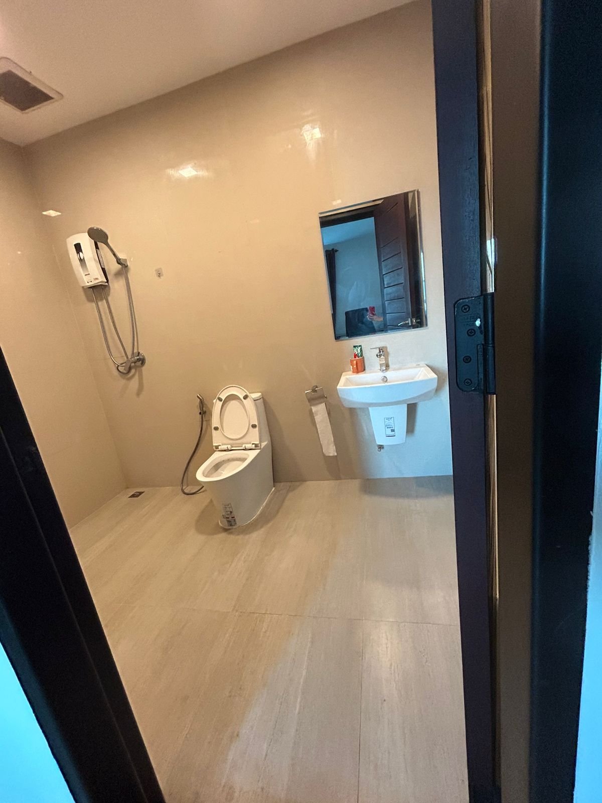 5102 – New town house near Wattay International Airport and Xangjieng Shopping Mall for rent or sale