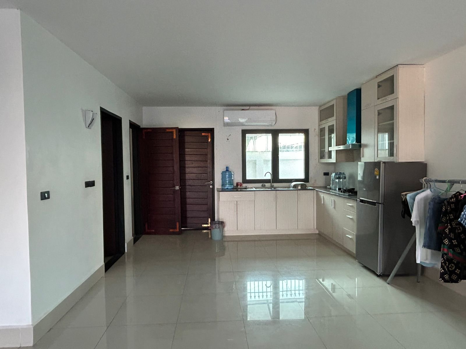 5102 – New town house near Wattay International Airport and Xangjieng Shopping Mall for rent or sale