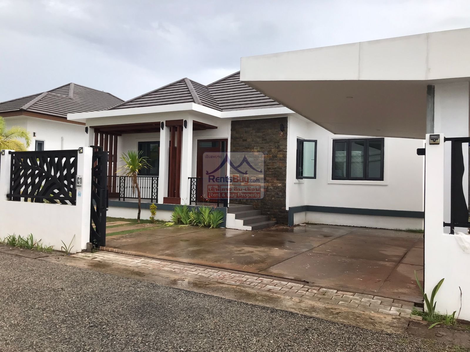 5332-Villa House near Wattay International Airport For rent