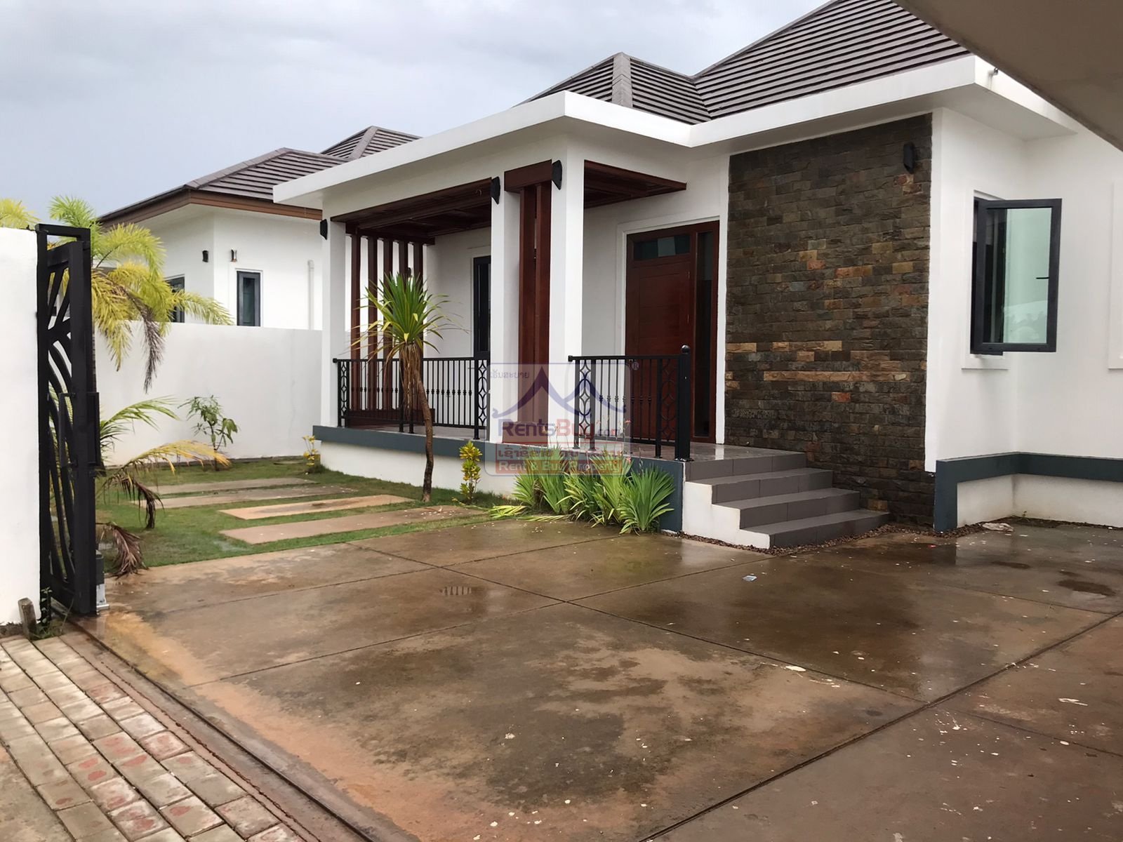 5332-Villa House near Wattay International Airport For rent