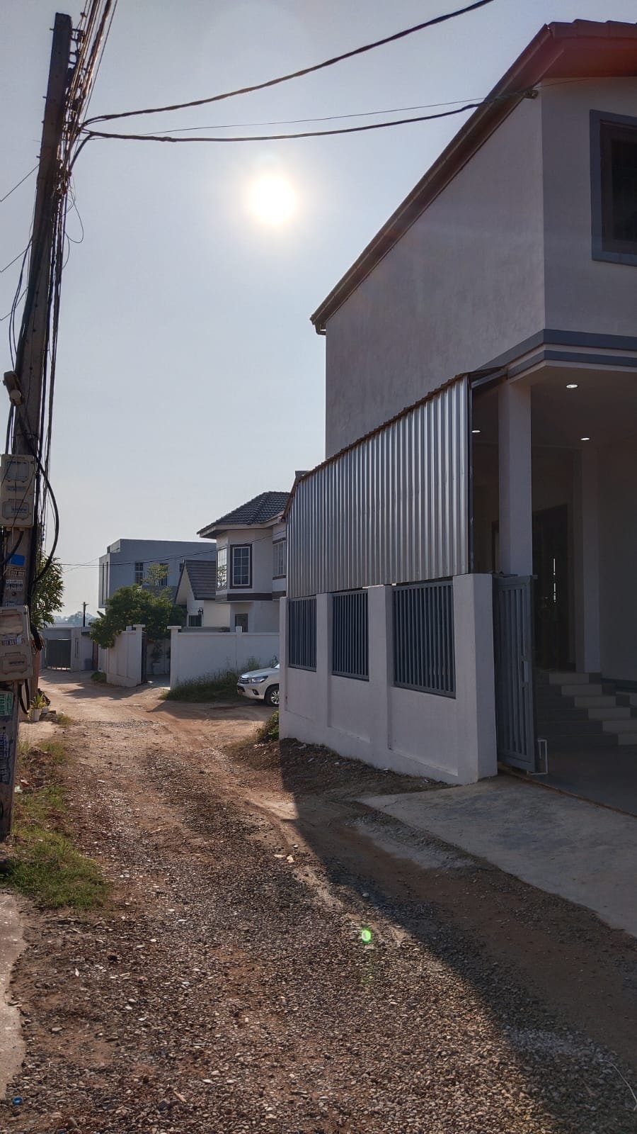 Modernforrent_04 5374-Two-storey modern house near Hospital and 103 Hospital