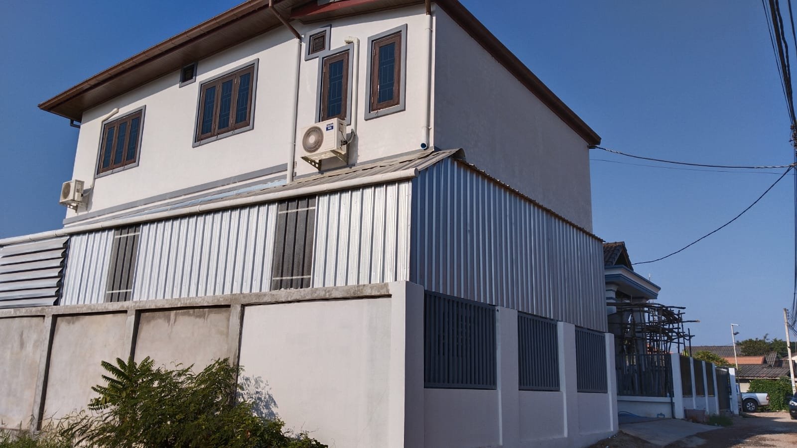 Modernforrent_05 5374-Two-storey modern house near Hospital and 103 Hospital