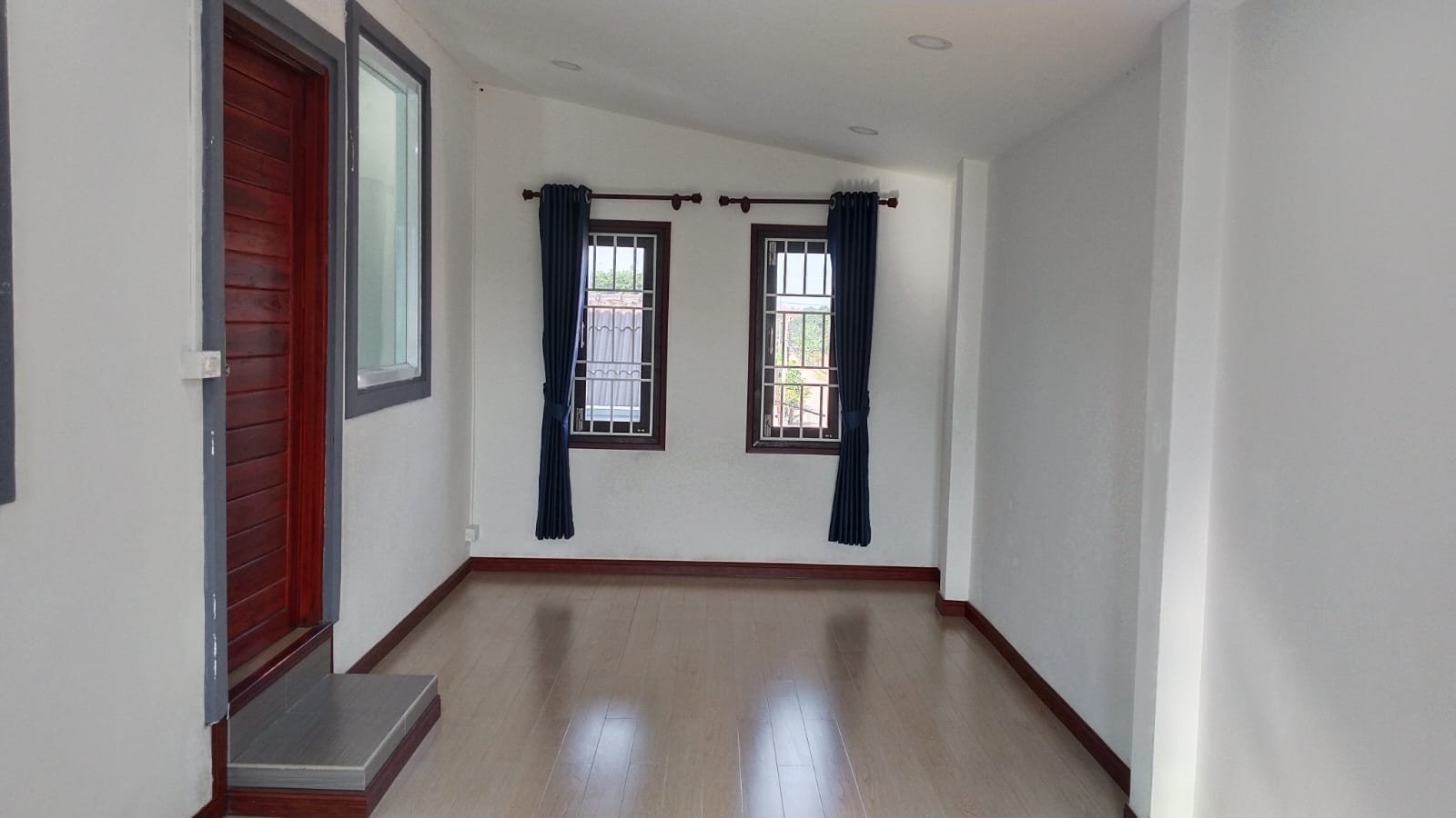 Modernforrent_13 5374-Two-storey modern house near Hospital and 103 Hospital
