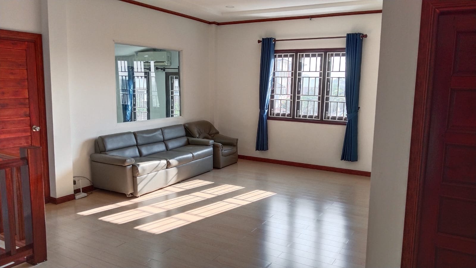 Modernforrent_14 5374-Two-storey modern house near Hospital and 103 Hospital