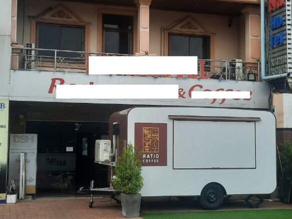 5304-Three-storey hotel for rent along Lanxang Avenue, near Morning Market and Patouxay