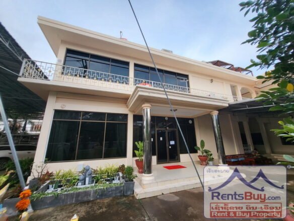 4370-30-roomed hotel in town for rent
