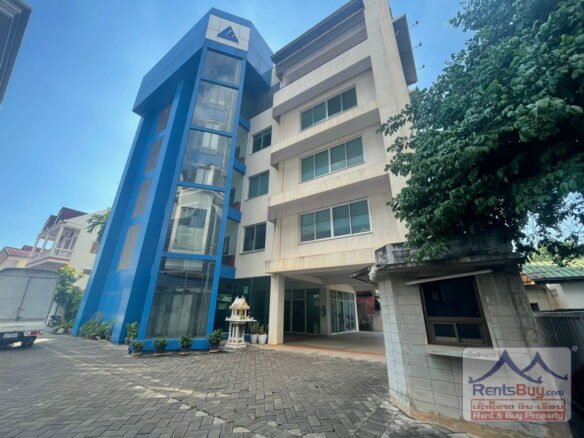 5389-Office Building by main road of ASEAN road near Patouxay for rent