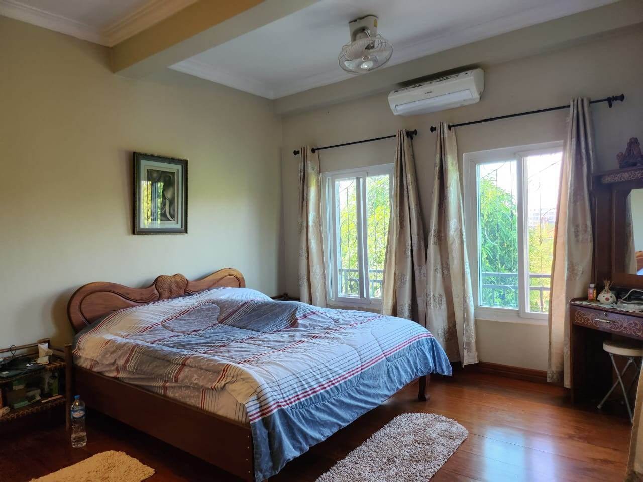 13 5519-Villa house in the city center for rent near Lao American College.