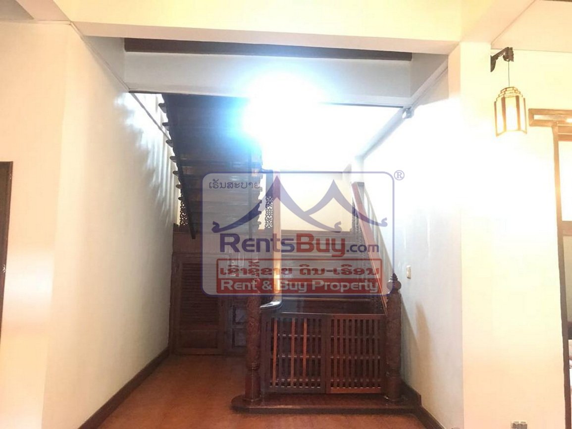 renthouse02 5559-Lao Style Villa House with Garden for rent