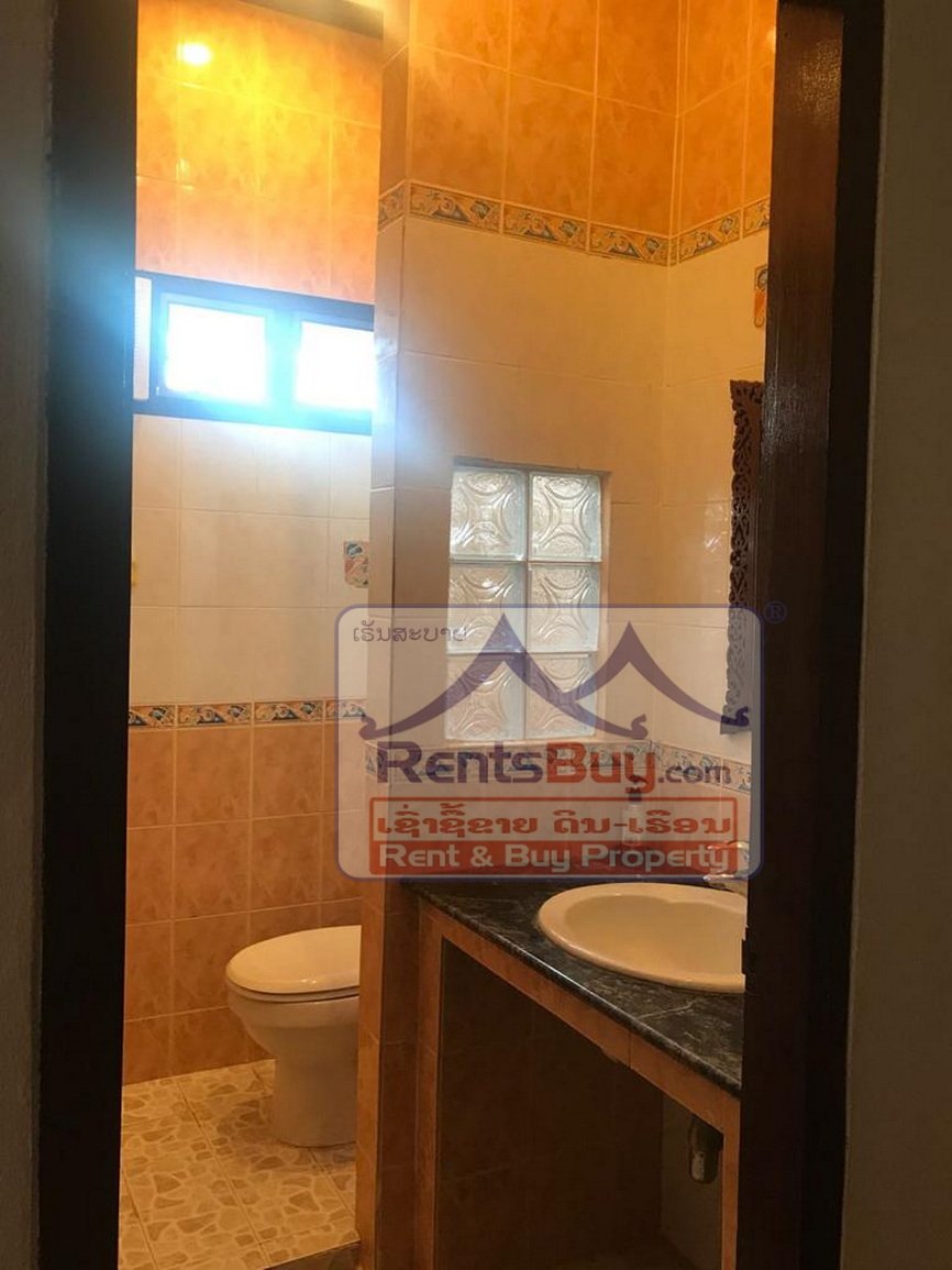 renthouse07 5559-Lao Style Villa House with Garden for rent