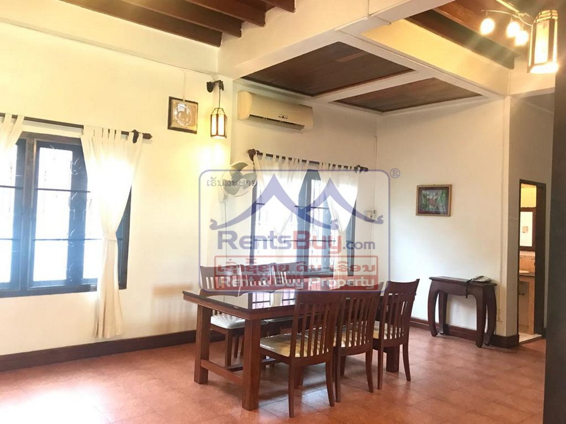 renthouse09 5559-Lao Style Villa House with Garden for rent