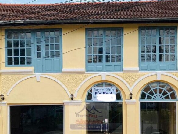 5599-Shop House for Restaurant in City Center for rent.