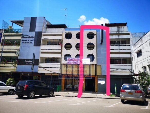 5564- 3 Storey Shop House in tourist area Near Mekong River in City Center for rent.